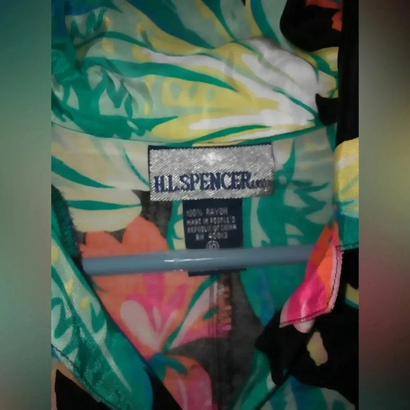 H.L. Spencer Beautiful Hawaiian Shirt. 3/4ths in front cute cutoff - Picture 3 of 5